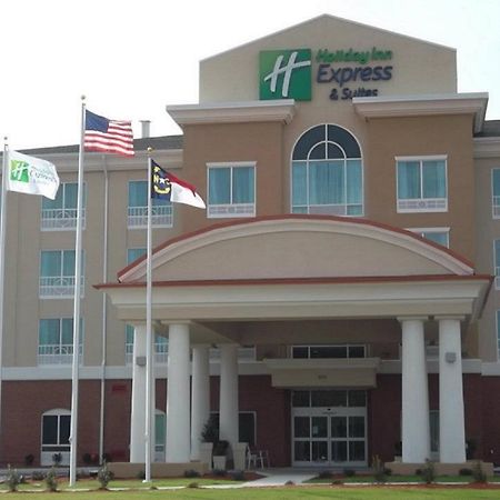 Holiday Inn Express & Suites - Smithfield/Selma By Ihg Екстериор снимка