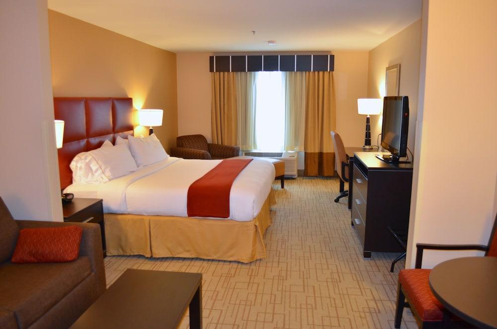 Holiday Inn Express & Suites - Smithfield/Selma By Ihg Екстериор снимка