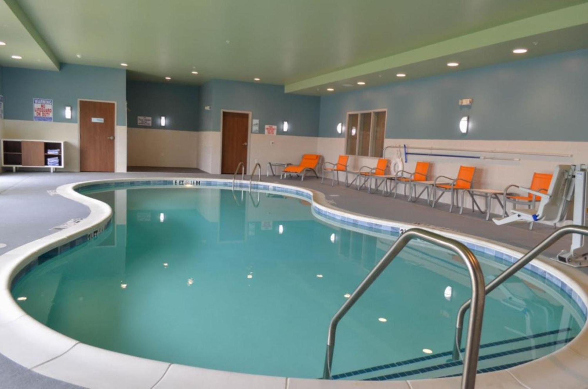 Holiday Inn Express & Suites - Smithfield/Selma By Ihg Екстериор снимка