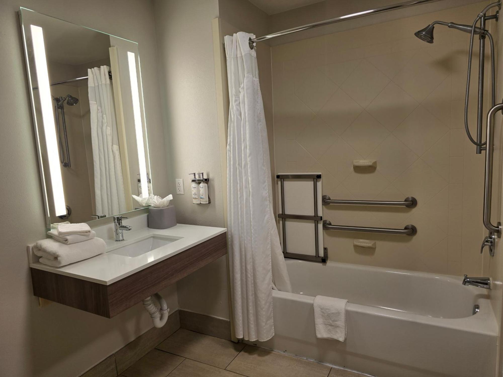 Holiday Inn Express & Suites - Smithfield/Selma By Ihg Екстериор снимка