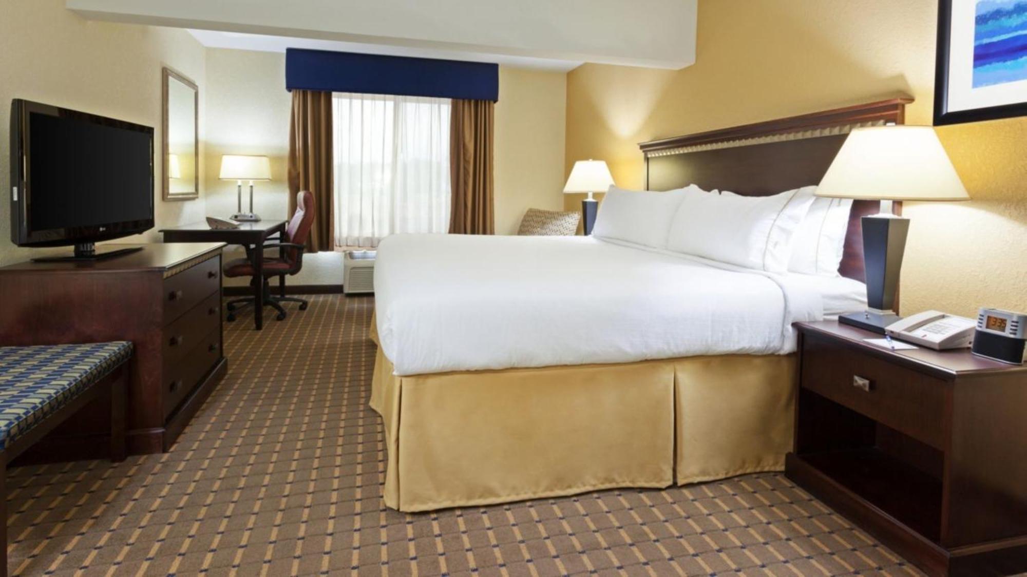 Holiday Inn Express & Suites - Smithfield/Selma By Ihg Екстериор снимка