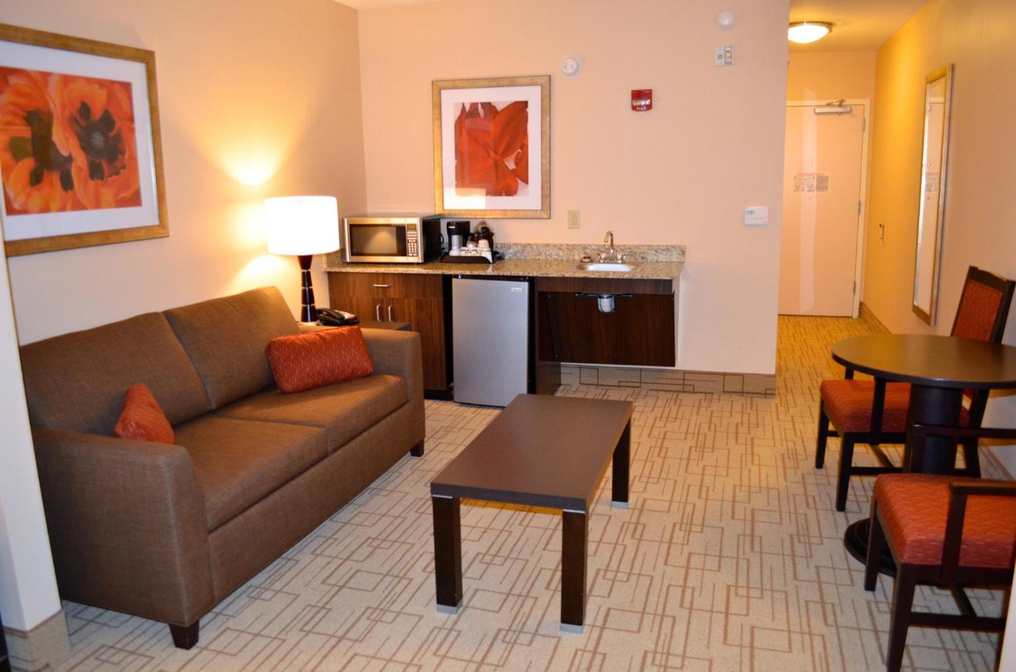 Holiday Inn Express & Suites - Smithfield/Selma By Ihg Екстериор снимка