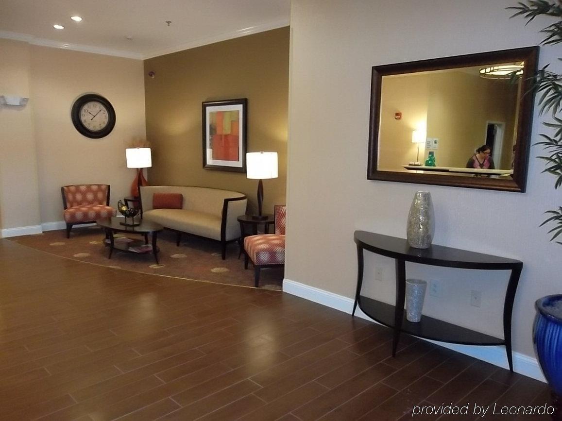 Holiday Inn Express & Suites - Smithfield/Selma By Ihg Интериор снимка